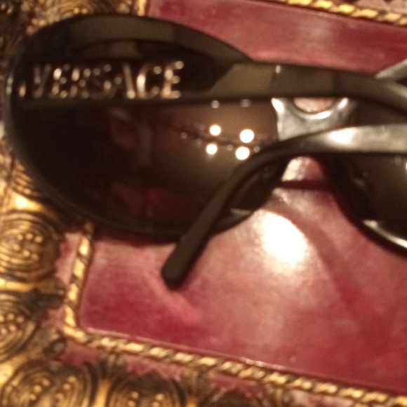 VERSACE SUNGLASSES - Picture 4 of 9